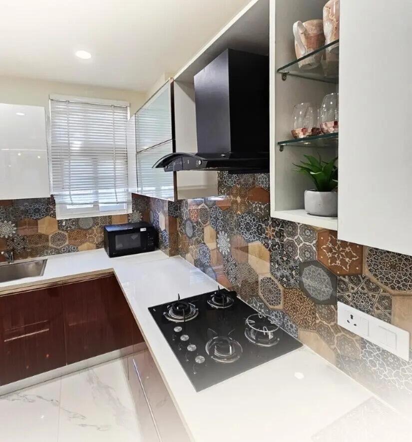 656687077O-1759661541130