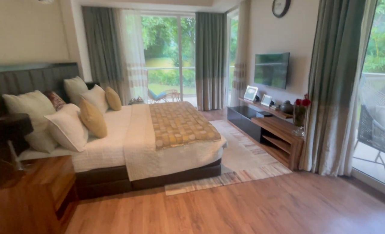 m04mklk_1692601292_440823516_optOrig